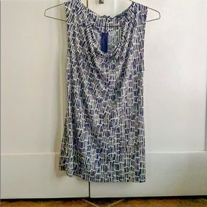 Banana republic blue and white top